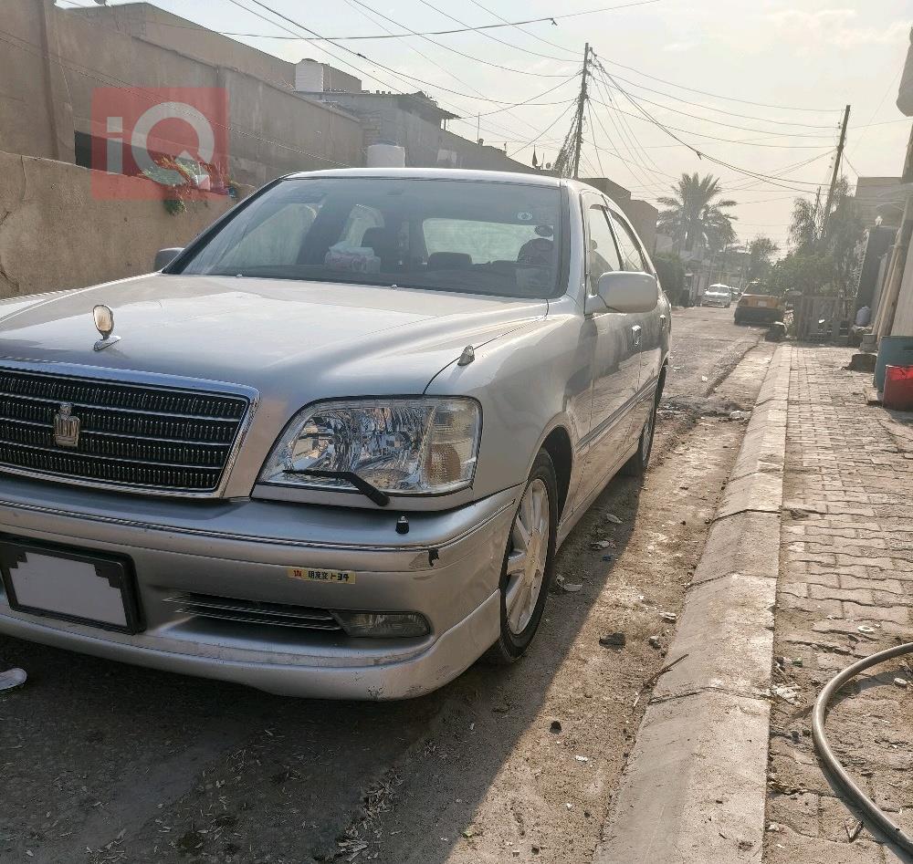 تۆیۆتا کراون